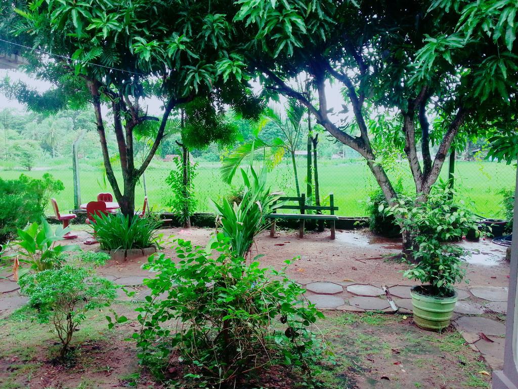 Hansika Guest Inn Buttala Buitenkant foto
