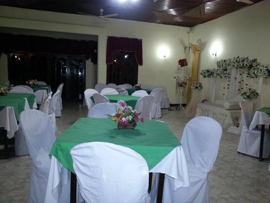 Hansika Guest Inn Buttala Buitenkant foto