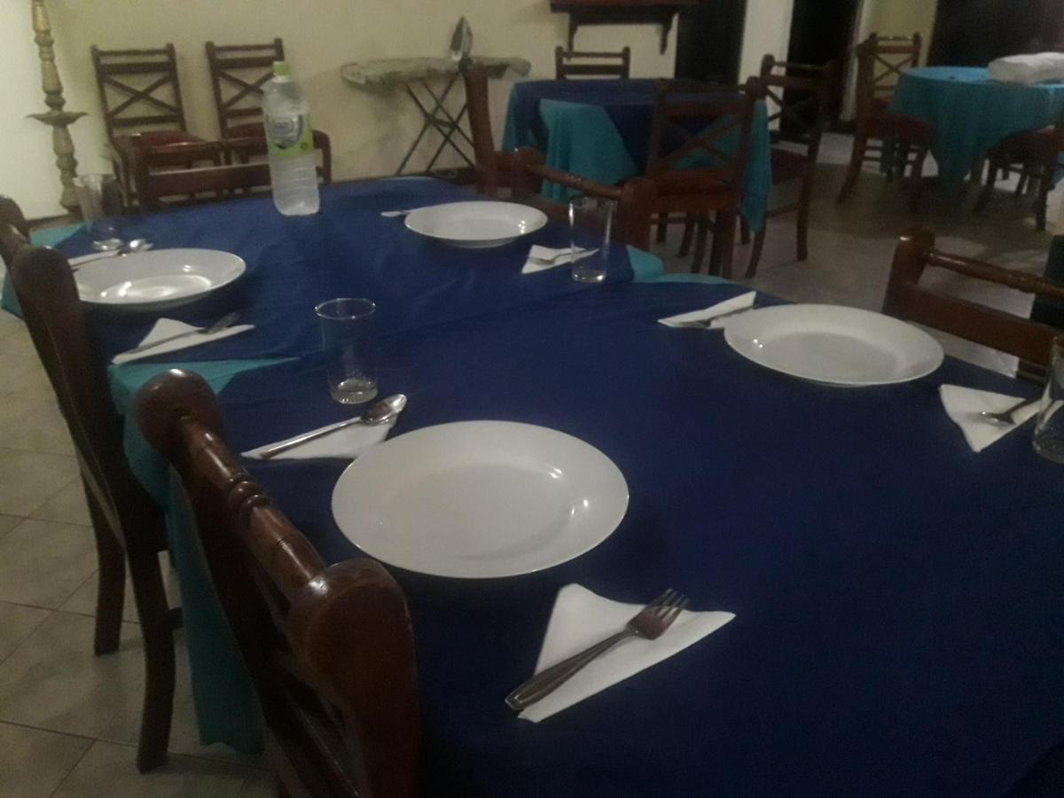 Hansika Guest Inn Buttala Buitenkant foto