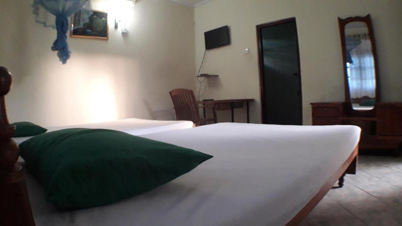 Hansika Guest Inn Buttala Buitenkant foto